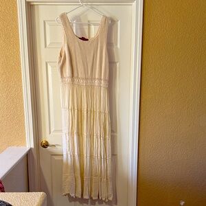 Elegant Cream Sleeveless Maxi Dress